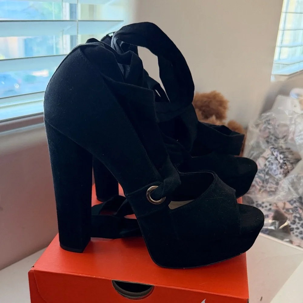 Shoe Dazzle Black Wrap Heels - Picture 2 of 4